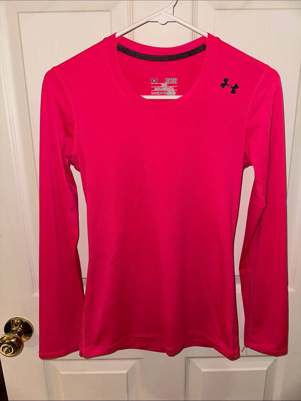 Under Armour Hot Pink Women's Long Sleeve Performance Top